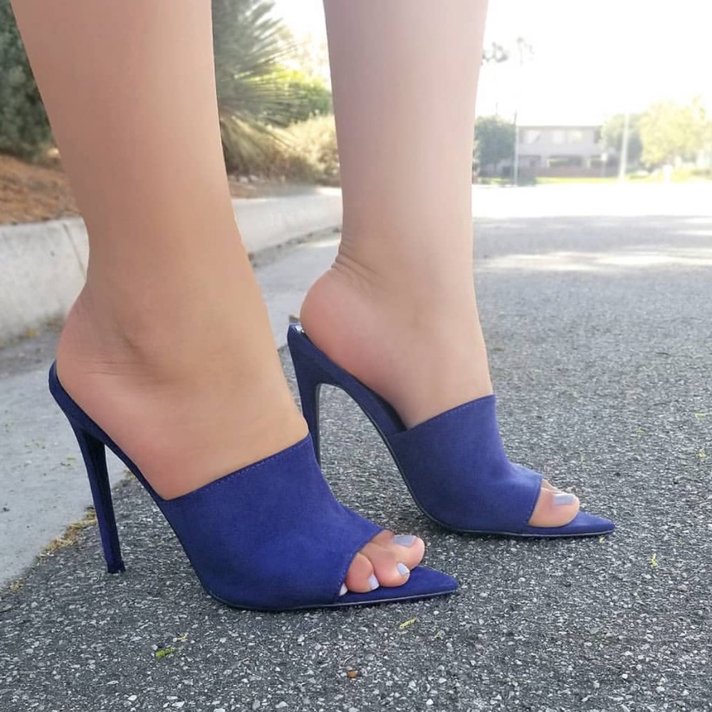 Sexy Slip on MULES π΅ - Picture 4 of 7